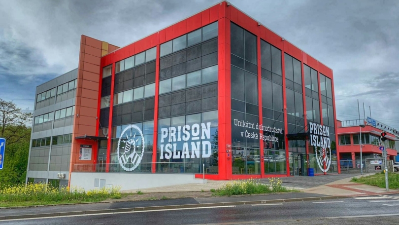 GameOn PlayQuest Prison Island