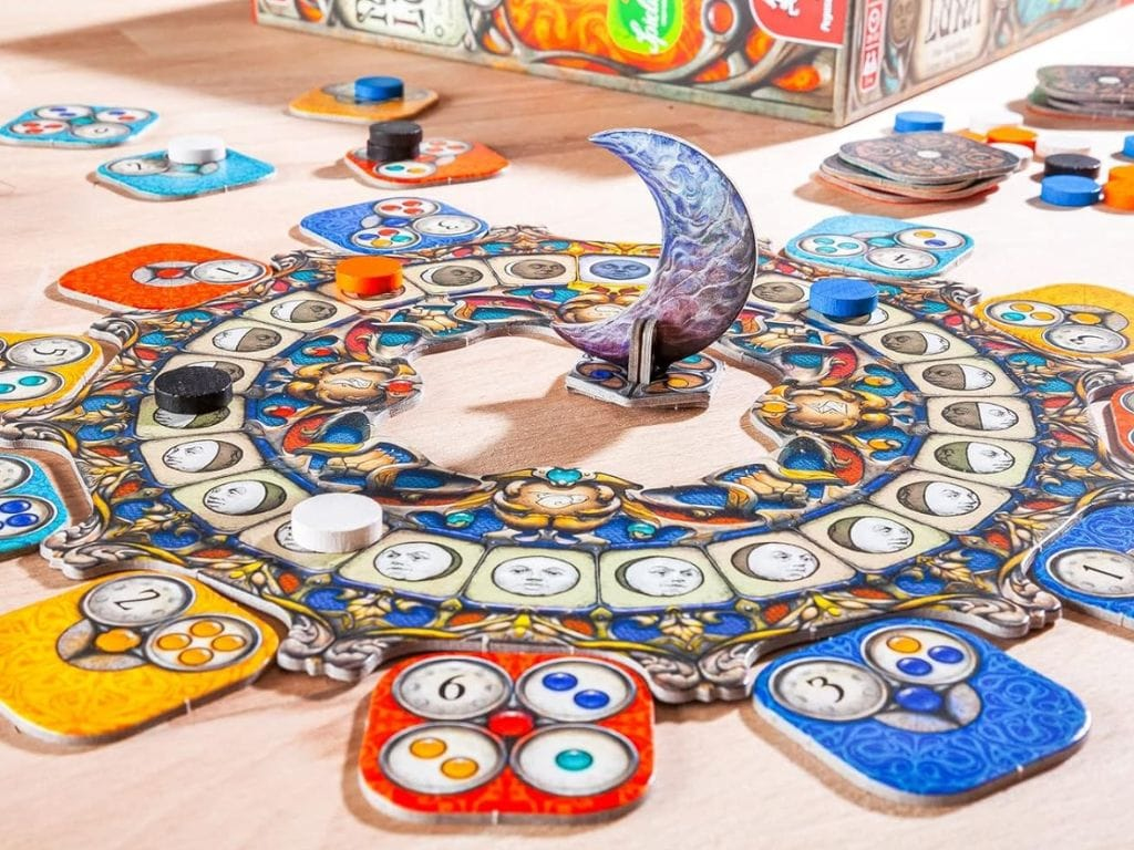 Nova Luna board game
